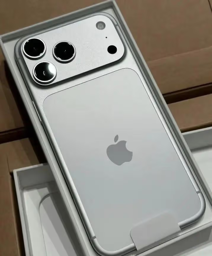 Palette de 26 iPhone 17 Pro Max — photo 2