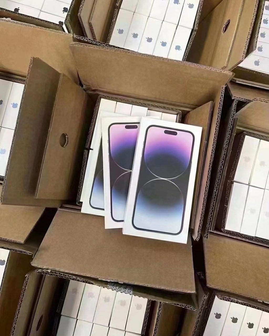 Palette de 27 iPhone 14 Pro Max