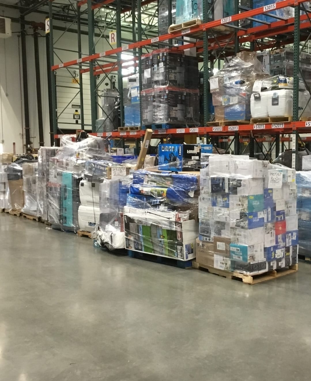 Camion complet de 30 palettes de marchandises mixtes — fotografia 9