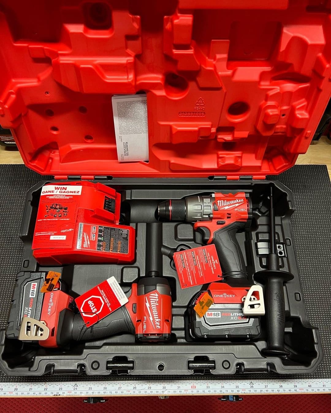 Palette de 50 à 60 outils Milwaukee — foto 2
