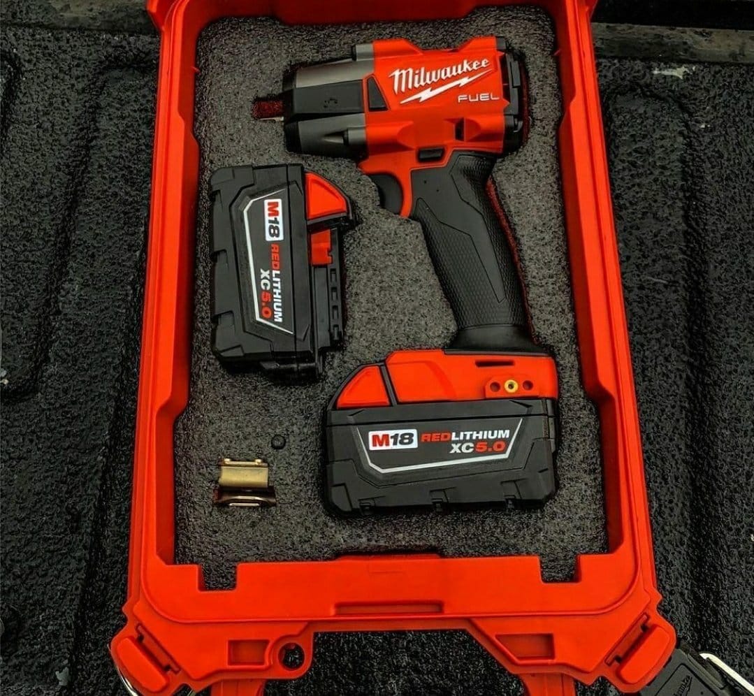 Palette de 50 à 60 outils Milwaukee — foto 3