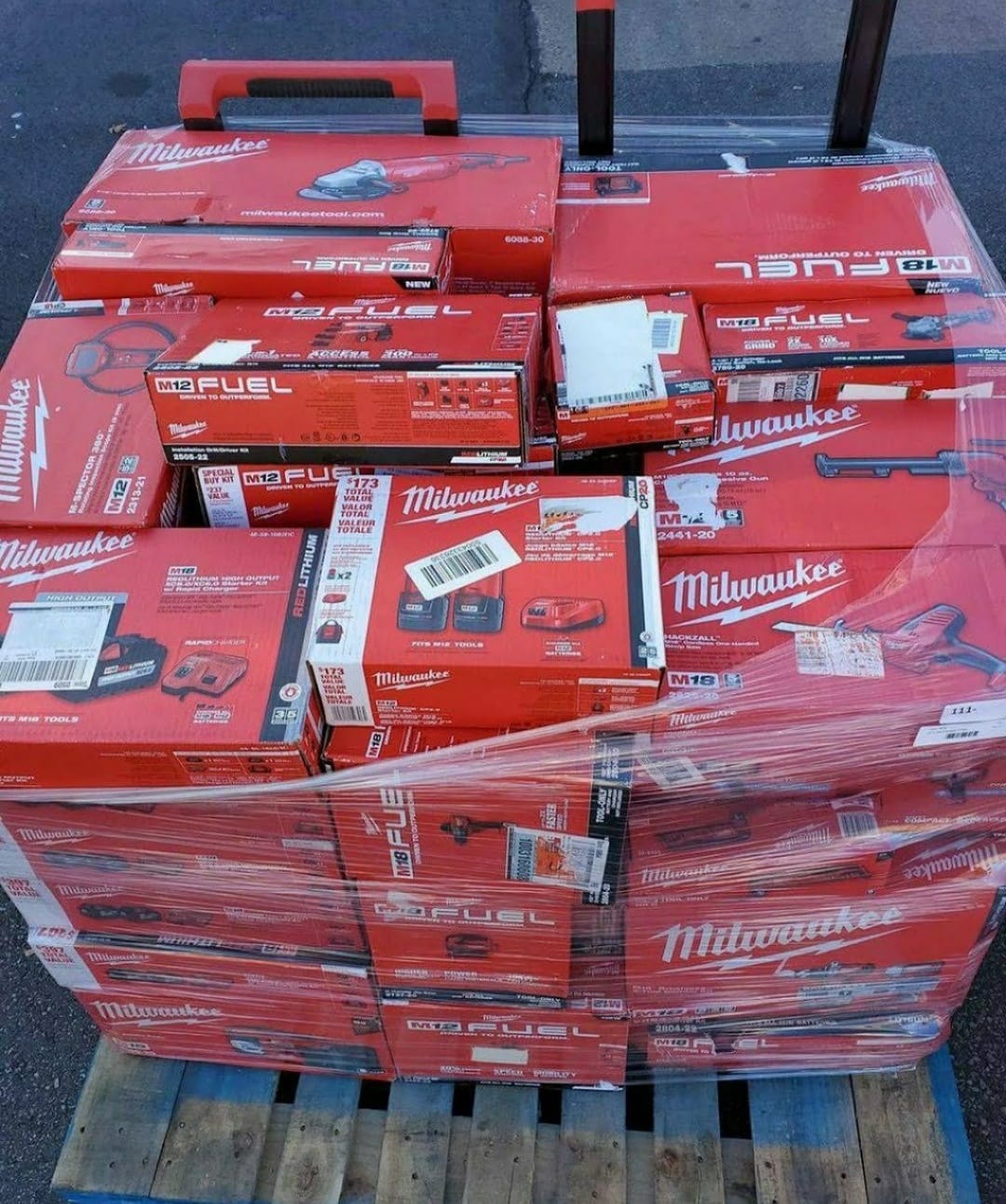 Palette de 50 à 60 outils Milwaukee — foto 7
