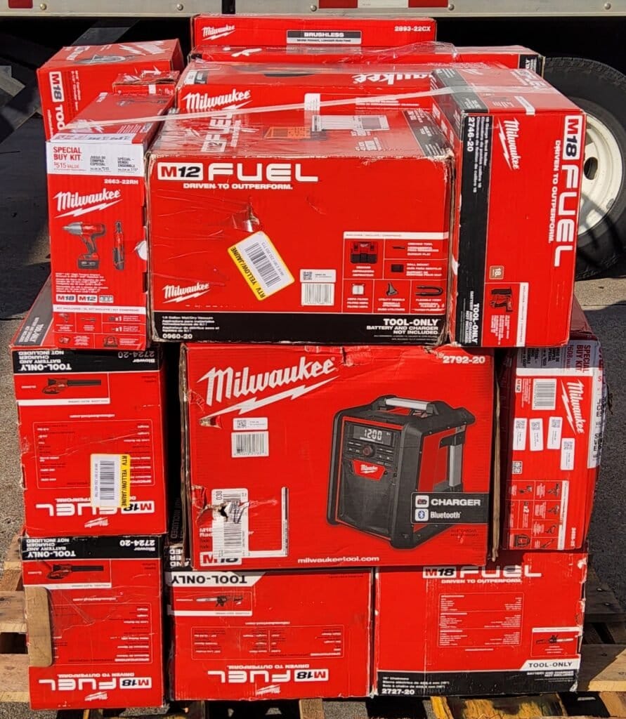 Palette de 35 à 40 outils DeWalt, Ryobi et Milwaukee
