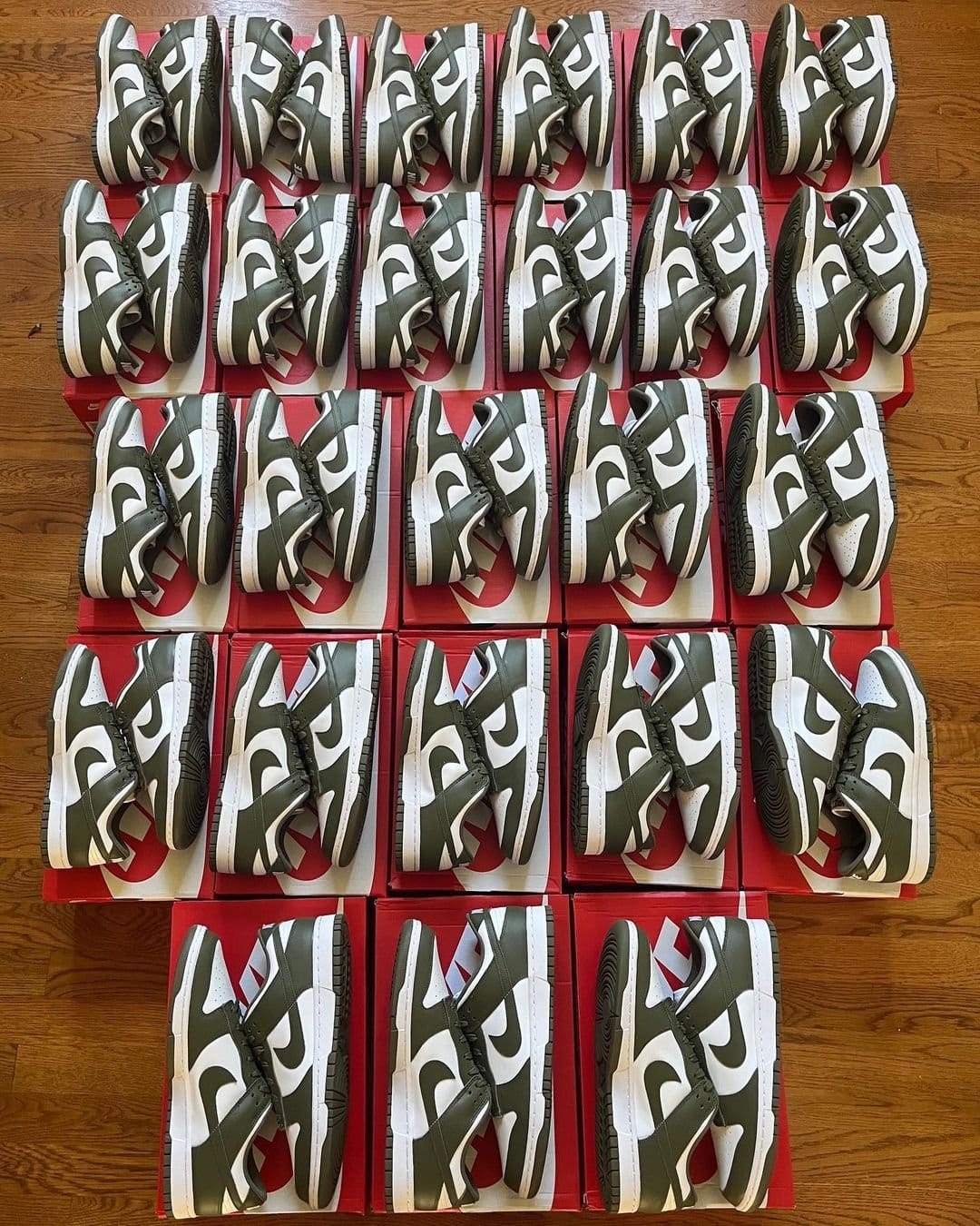 Palette de 60 paires de baskets Nike — photo 4