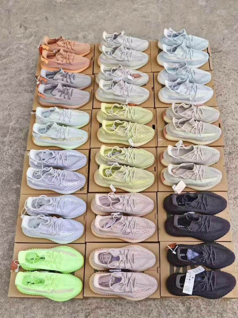 Palette de 90 paires de baskets Yeezy — photo 2