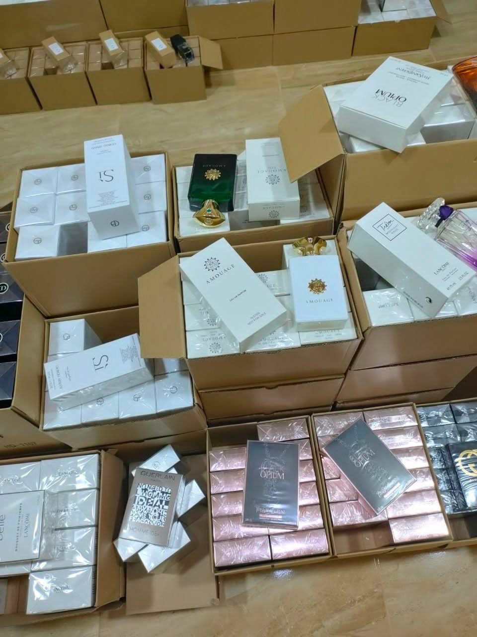 Palette de 300 parfums multimarques