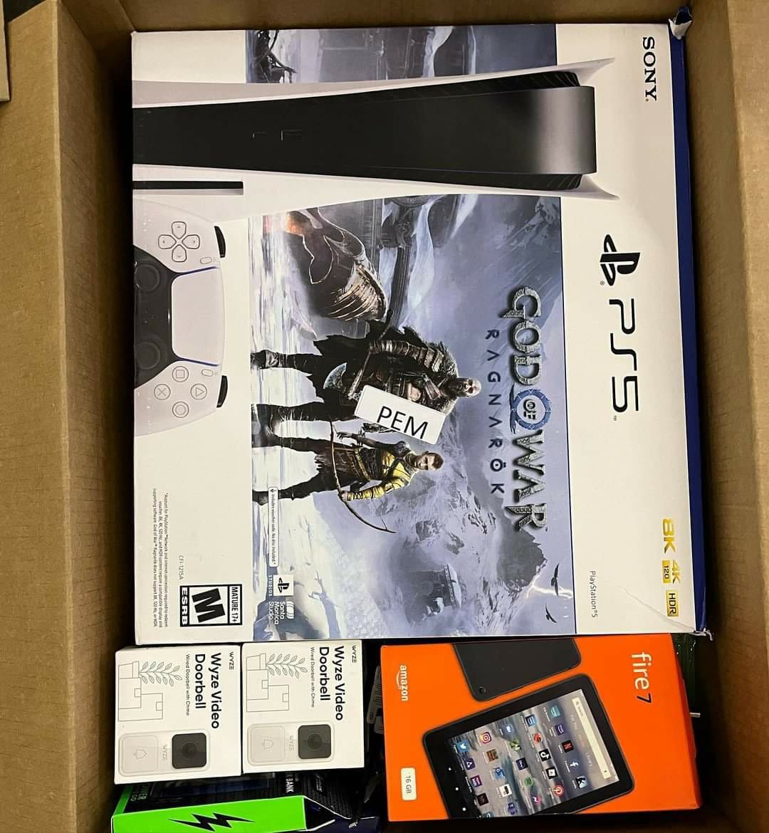 Amazon palette of electronics and general merchandise — photo 8