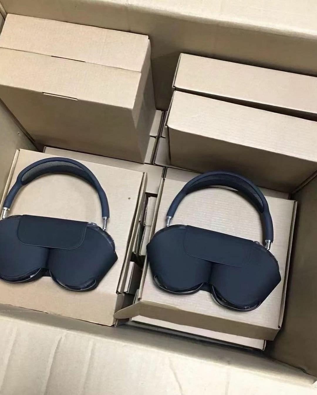 Palette of 27 Apple AirPods Max — photo 2