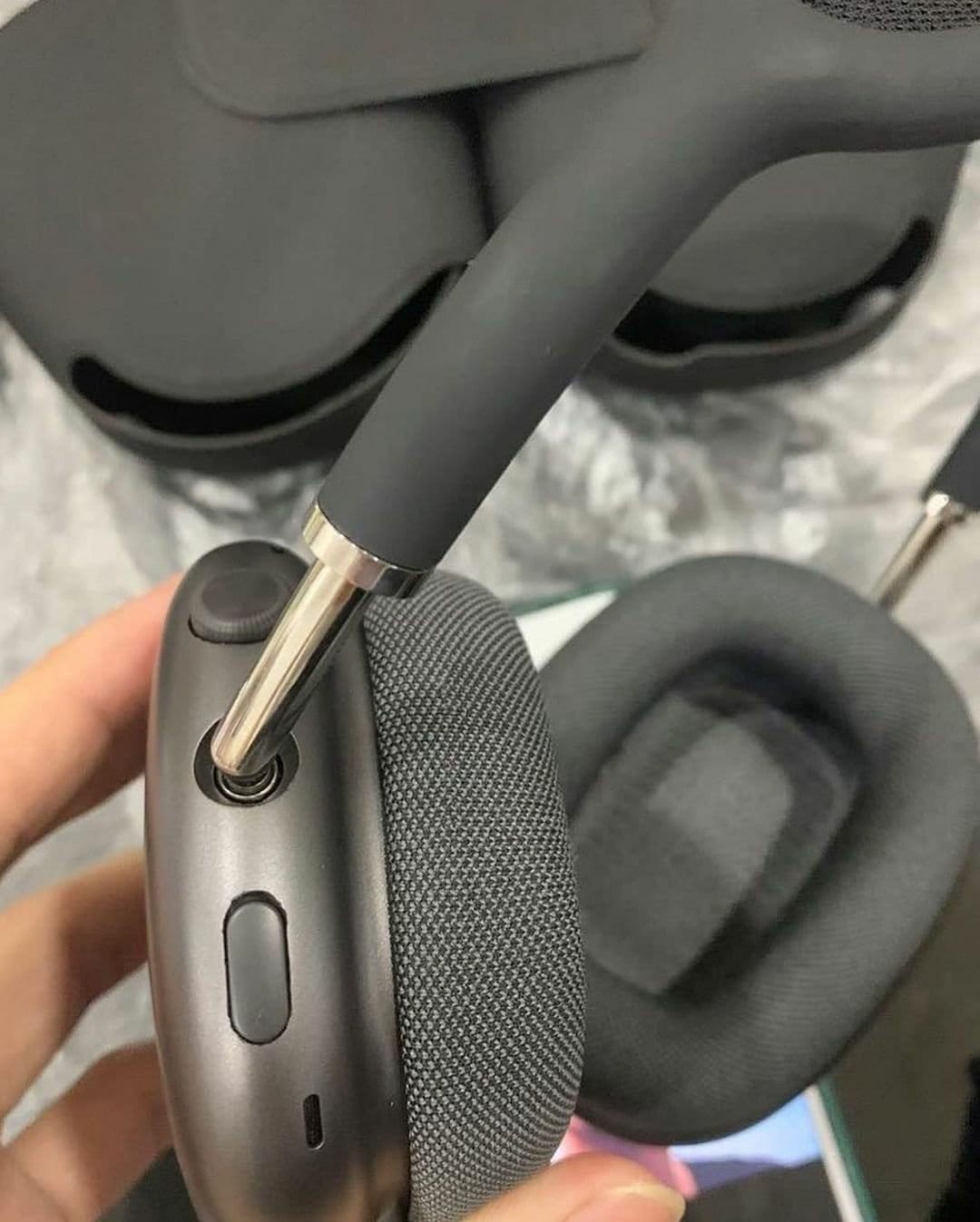Palette of 27 Apple AirPods Max — photo 5