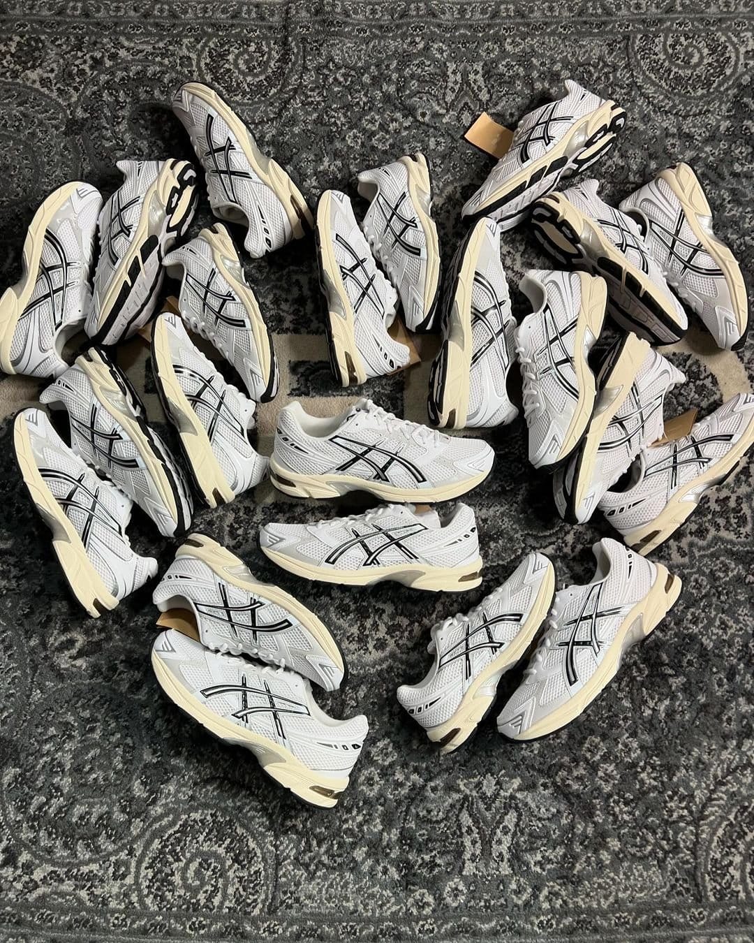 Palette de 80 paires ASICS Gel-Kayano neuves — foto 3