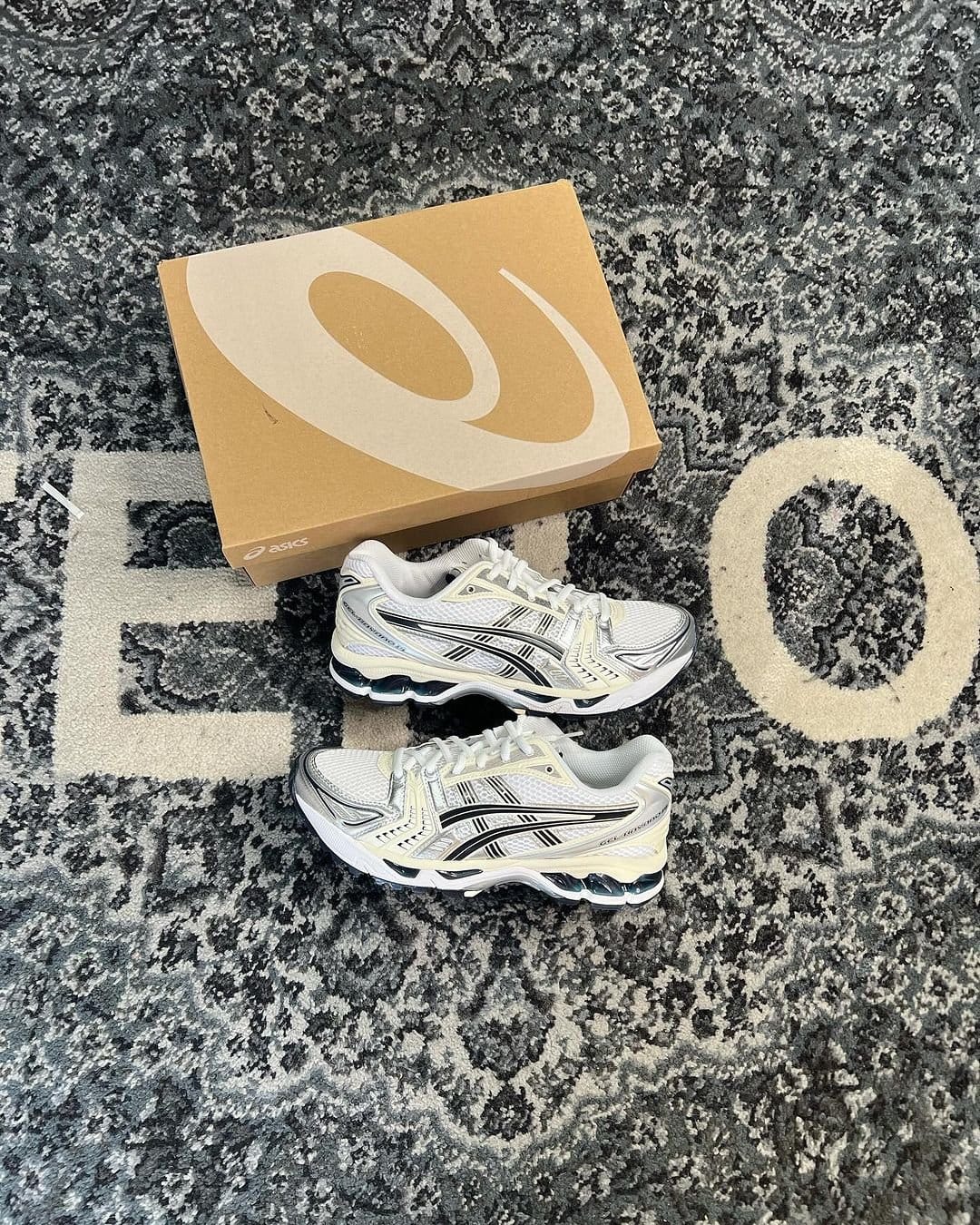 Palette de 80 paires ASICS Gel-Kayano neuves — foto 5