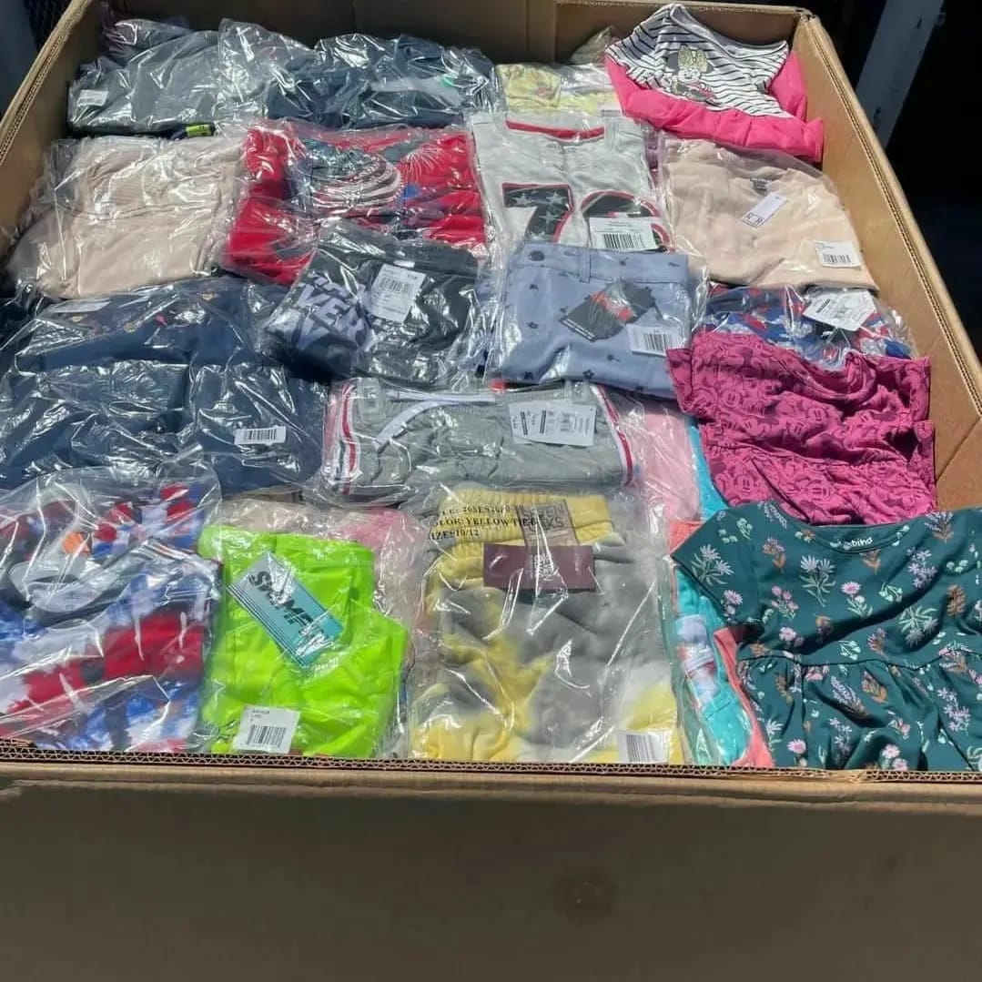 Palette of 570 children's clothing — photo 9