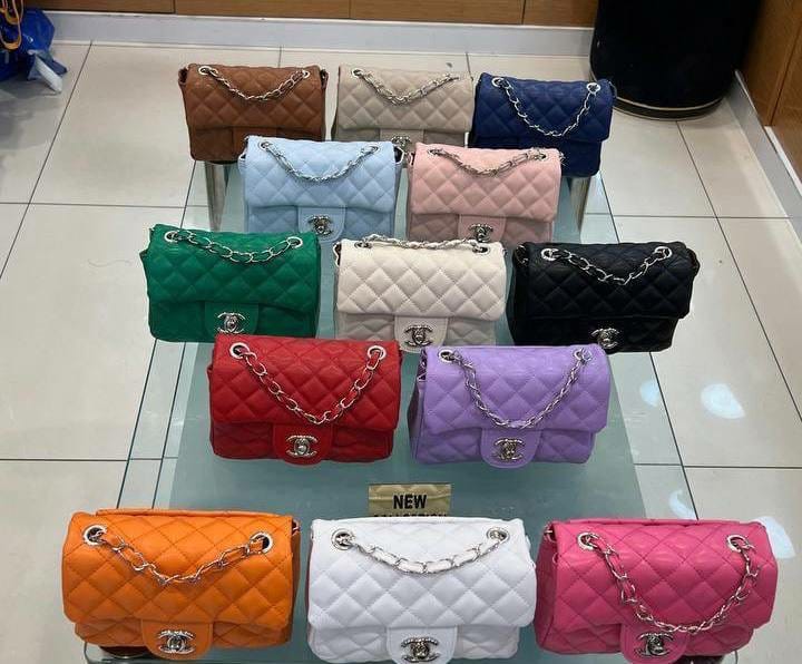 Palette de 90 à 125 sacs à main pour femme